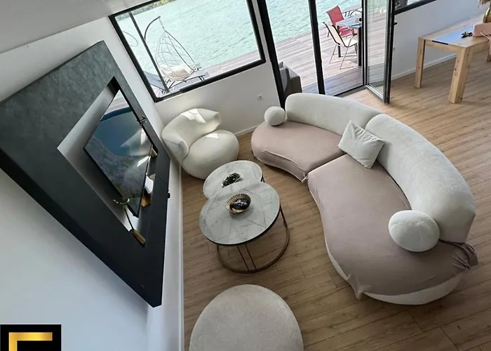 Elite House Båthotell