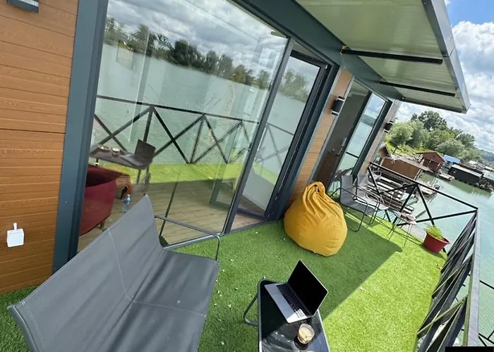 Båthotell Elite House Umka